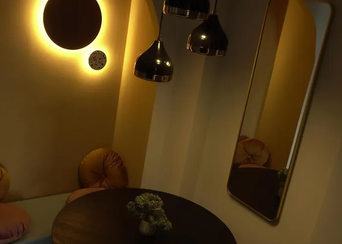 Апартаменты The Mint House *